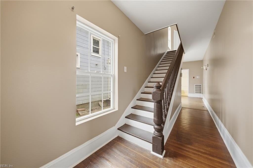 315 Blair Ave - Photo 2 of 20
