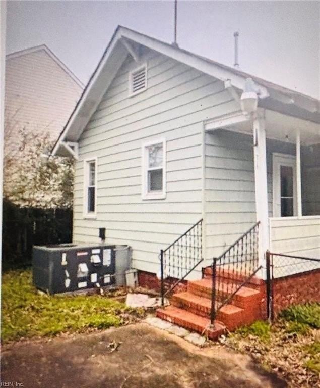 1262 W 40th St - Photo 2 of 7