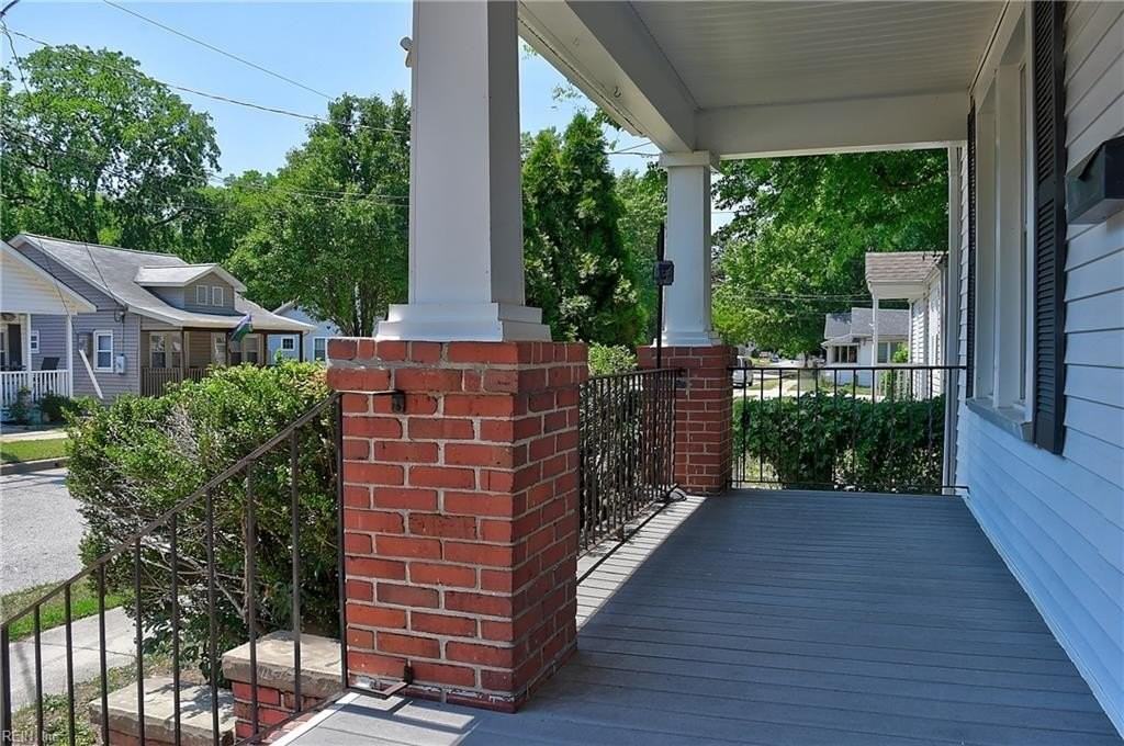 824 50th St - Photo 4 of 38