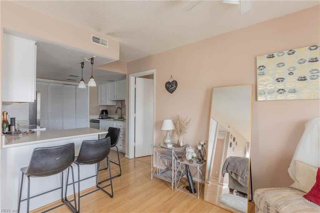 2933 Lyme Regis Quay - Photo 6 of 11