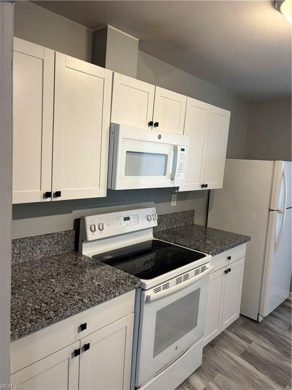 3910 Inverness Rd - Photo 6 of 24