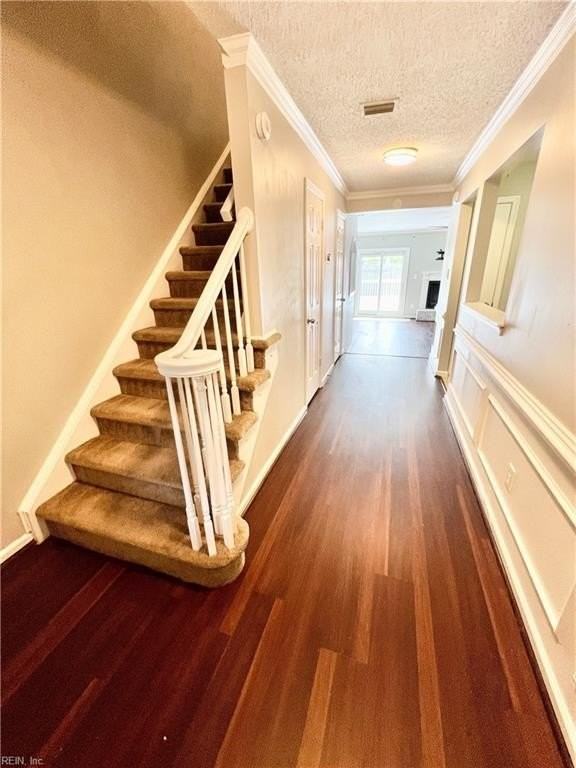 3963 Wyckoff Dr - Photo 2 of 47