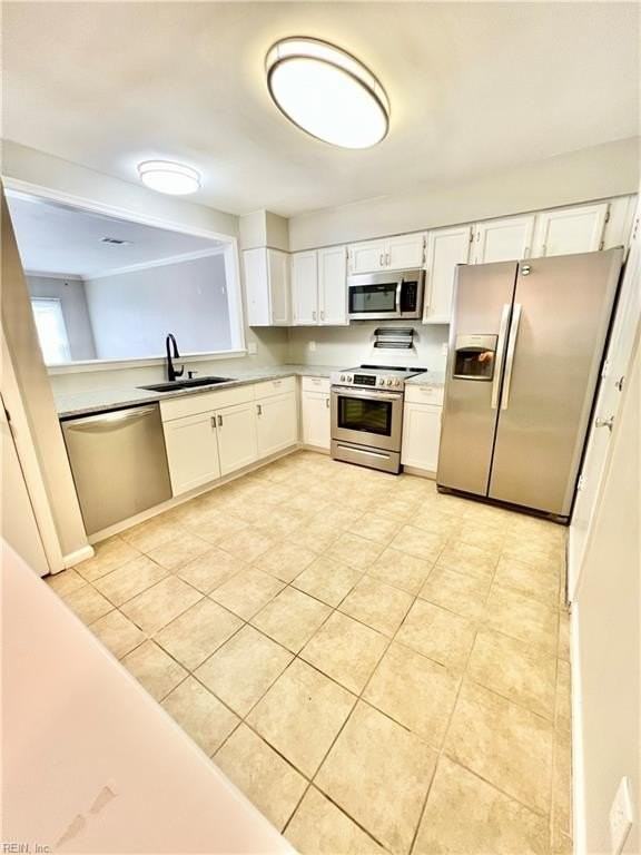 3963 Wyckoff Dr - Photo 5 of 47