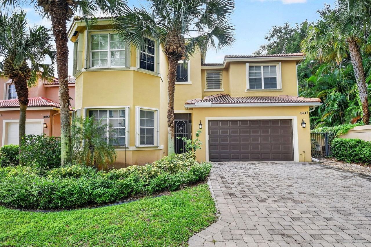 10247 Isle Wynd Ct - Photo 4 of 50
