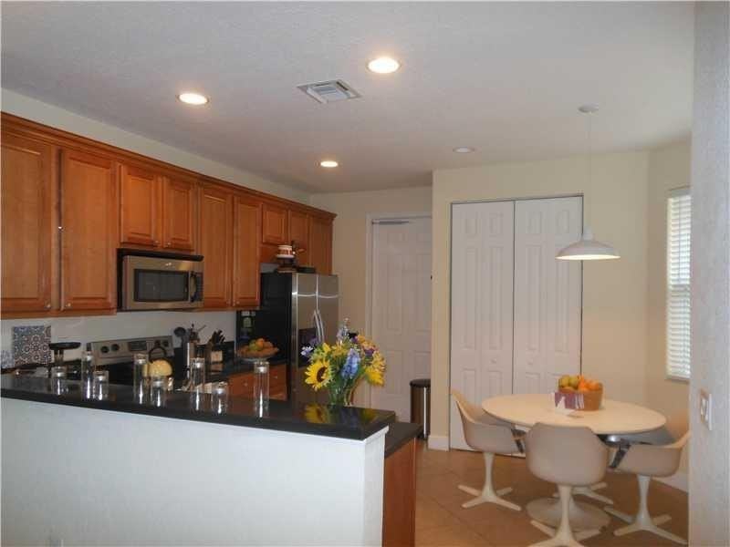 1108 Nw 2nd Ave - Photo 3 of 19