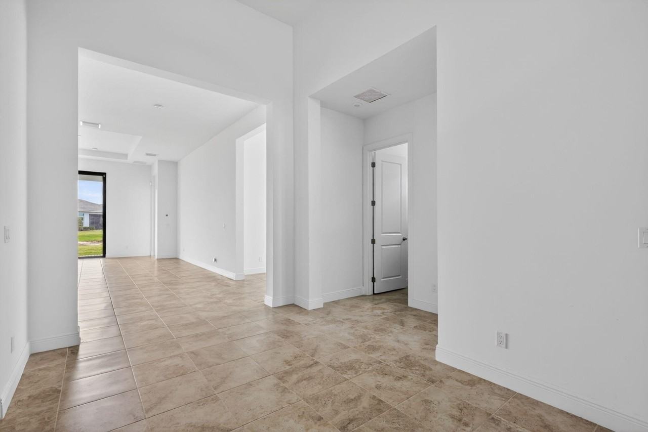 11344 Sw Pietra Way - Photo 6 of 50