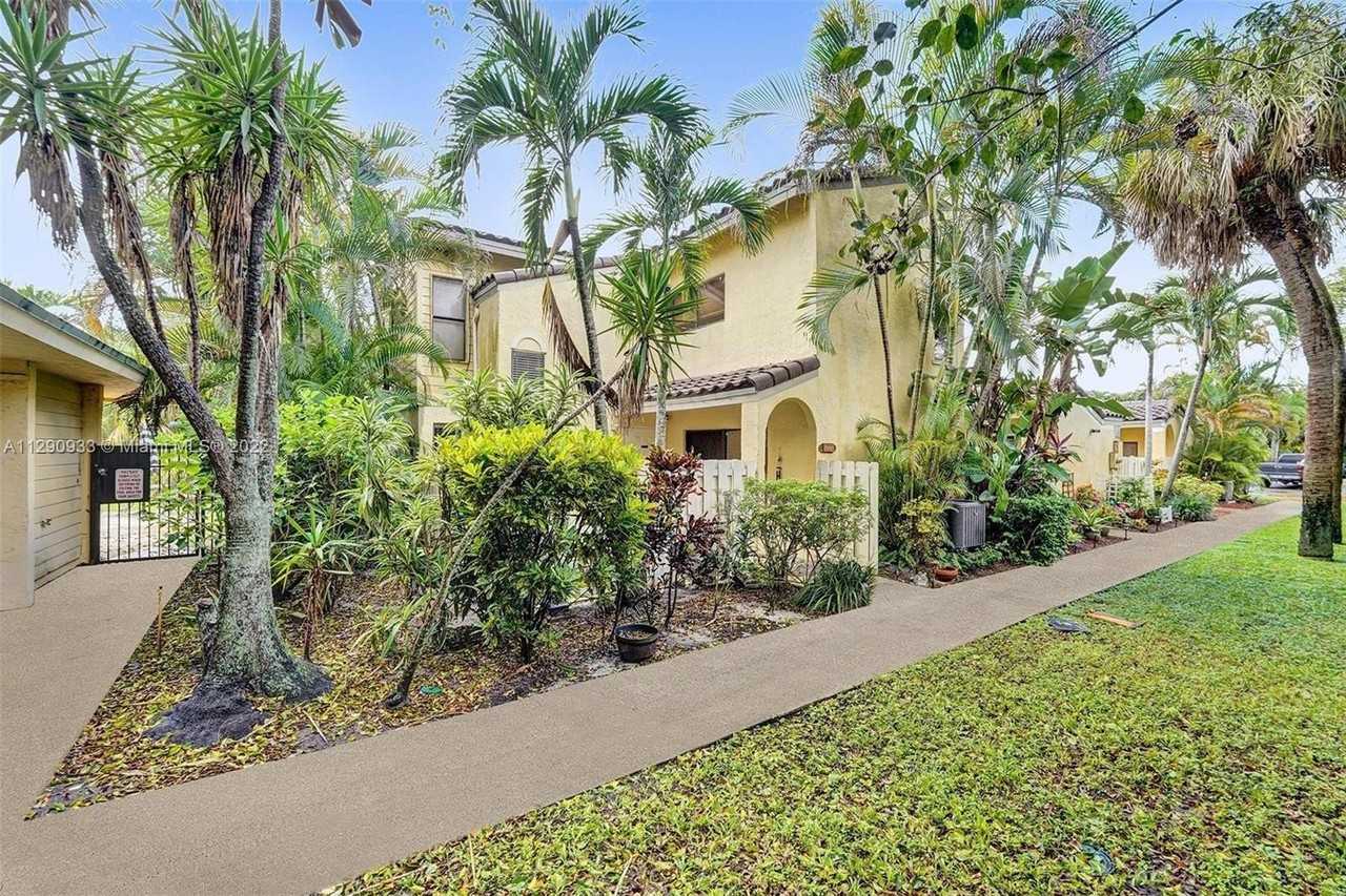 22322 Pineapple Walk Dr - Photo 4 of 41