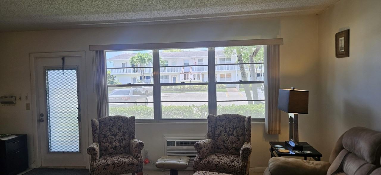27 Newport B - Photo 2 of 5