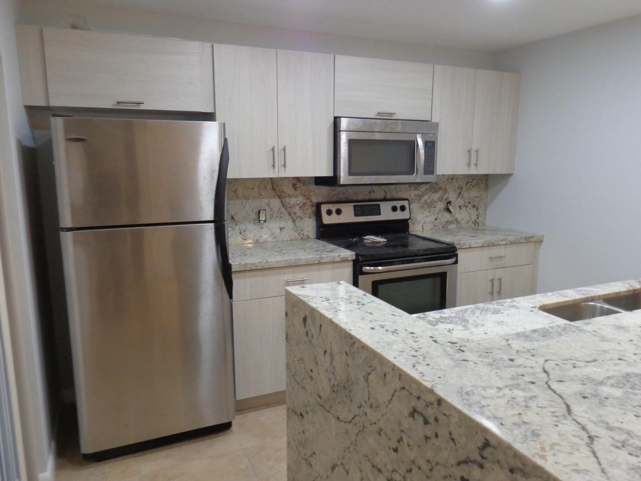 1321 13th Way - Photo 3 of 11