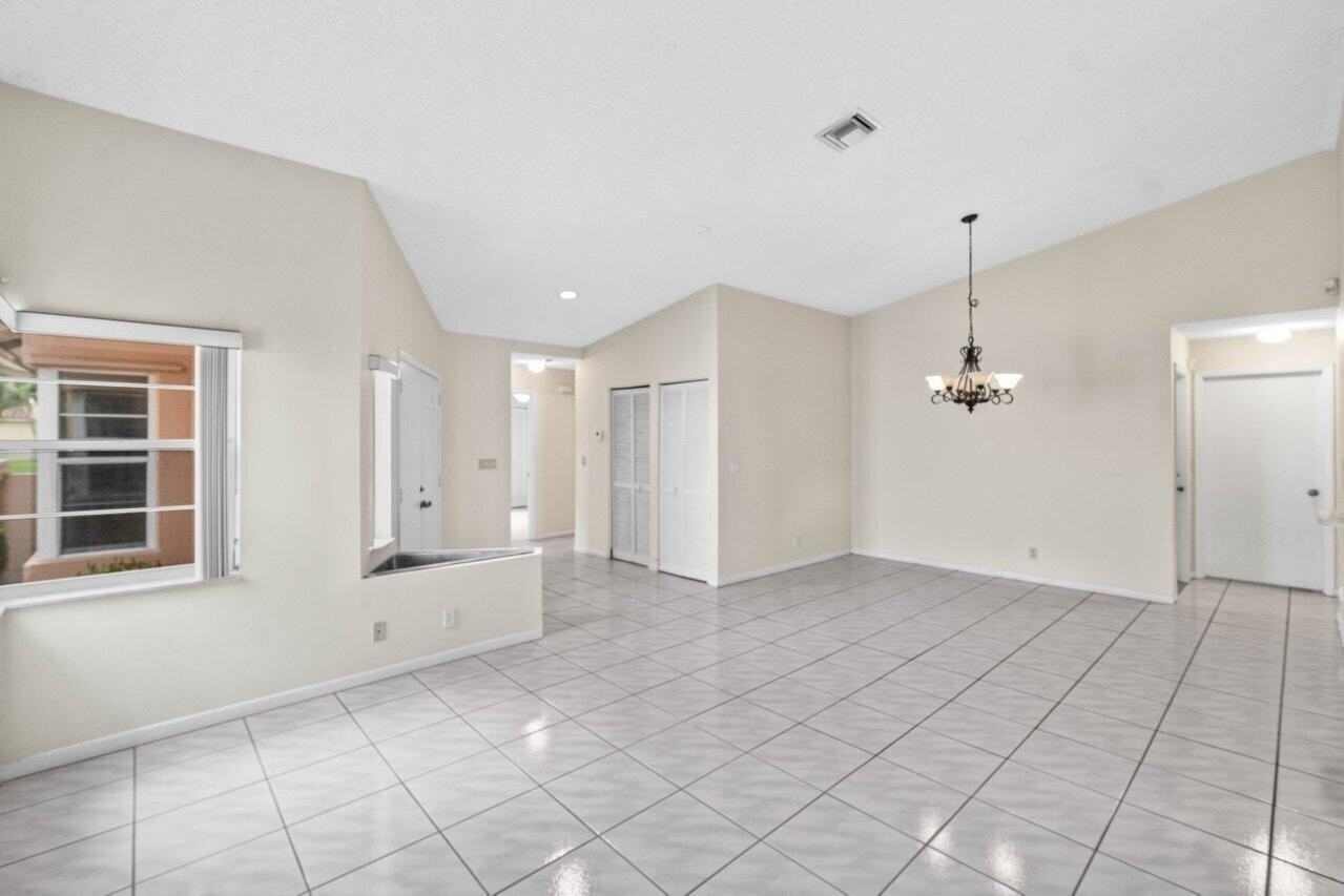 10001 Country Brook Rd - Photo 3 of 25