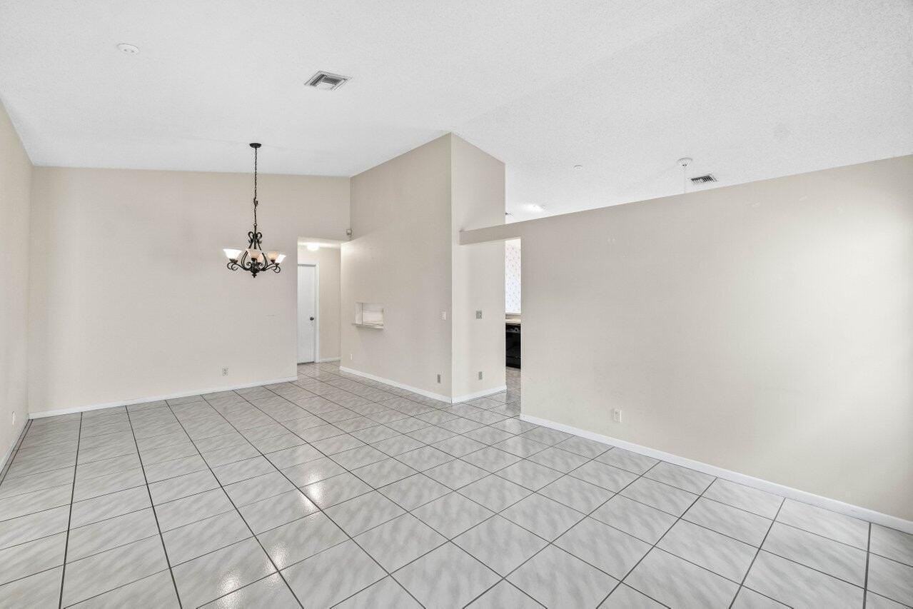 10001 Country Brook Rd - Photo 5 of 25