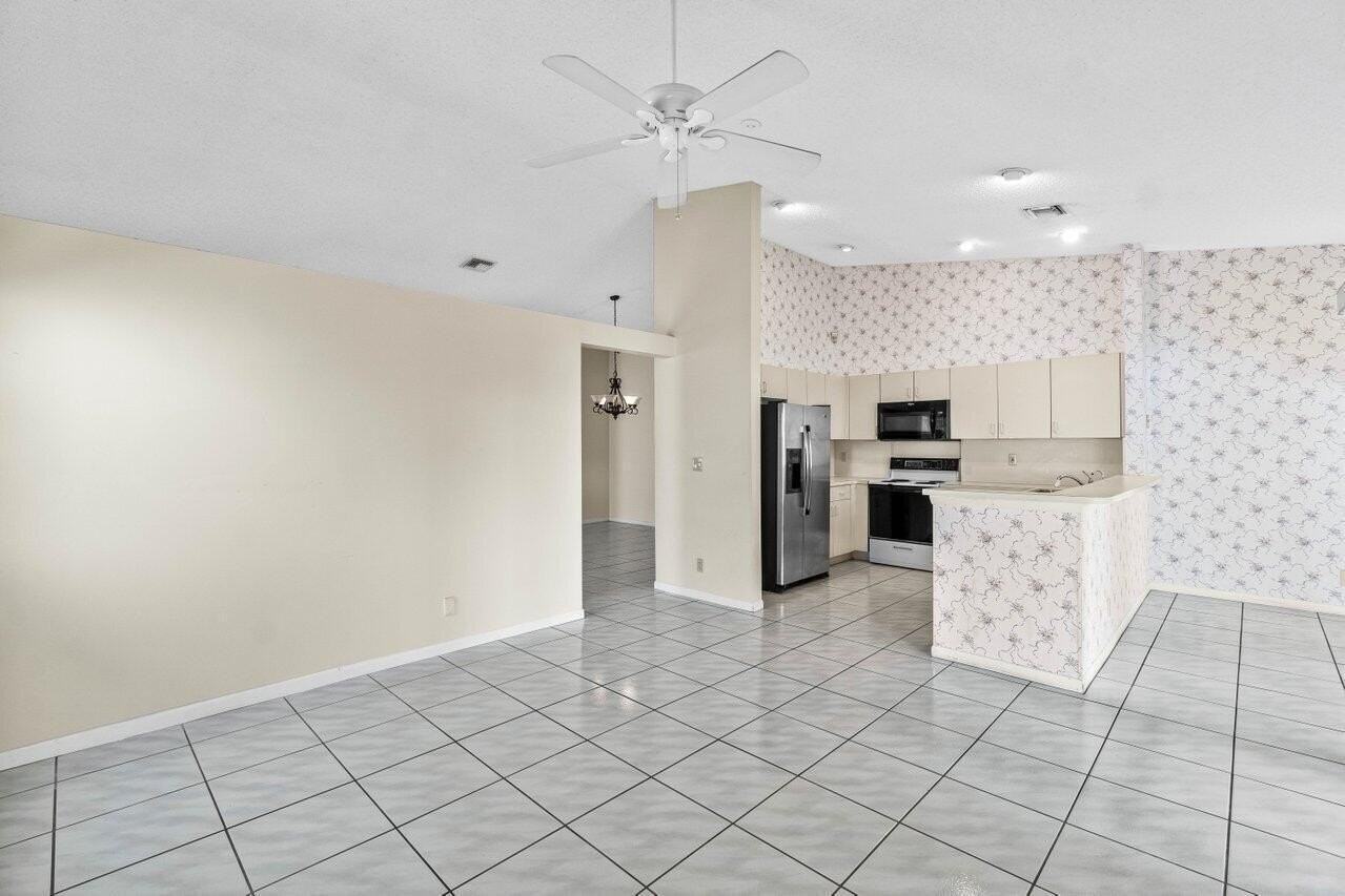10001 Country Brook Rd - Photo 6 of 25