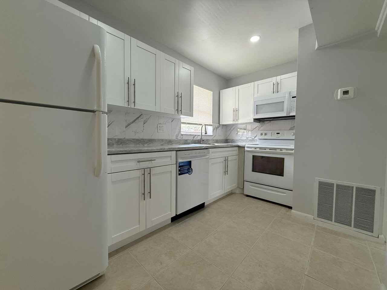 228 Lake Dora Dr - Photo 7 of 29