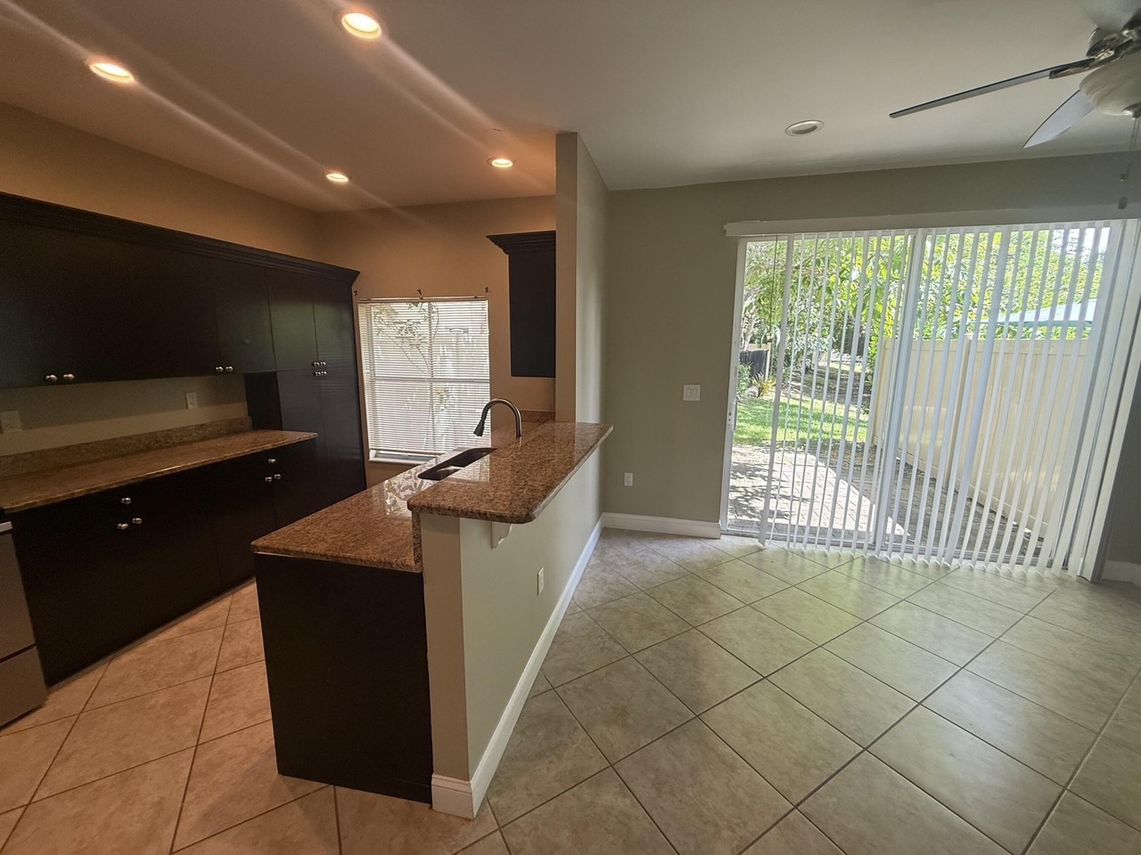 182 Lake Monterey Cir - Photo 5 of 27