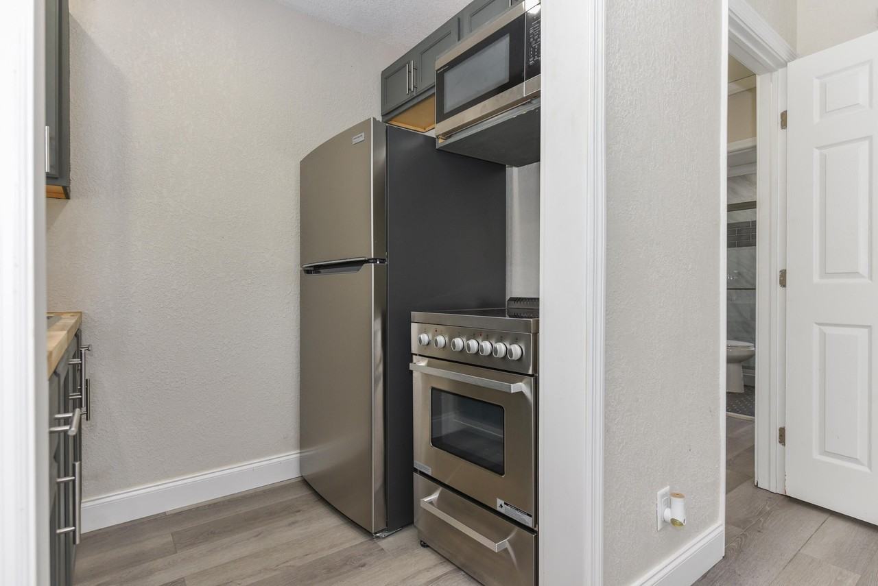 1001 S Federal Hwy #3 - Photo 6 of 17