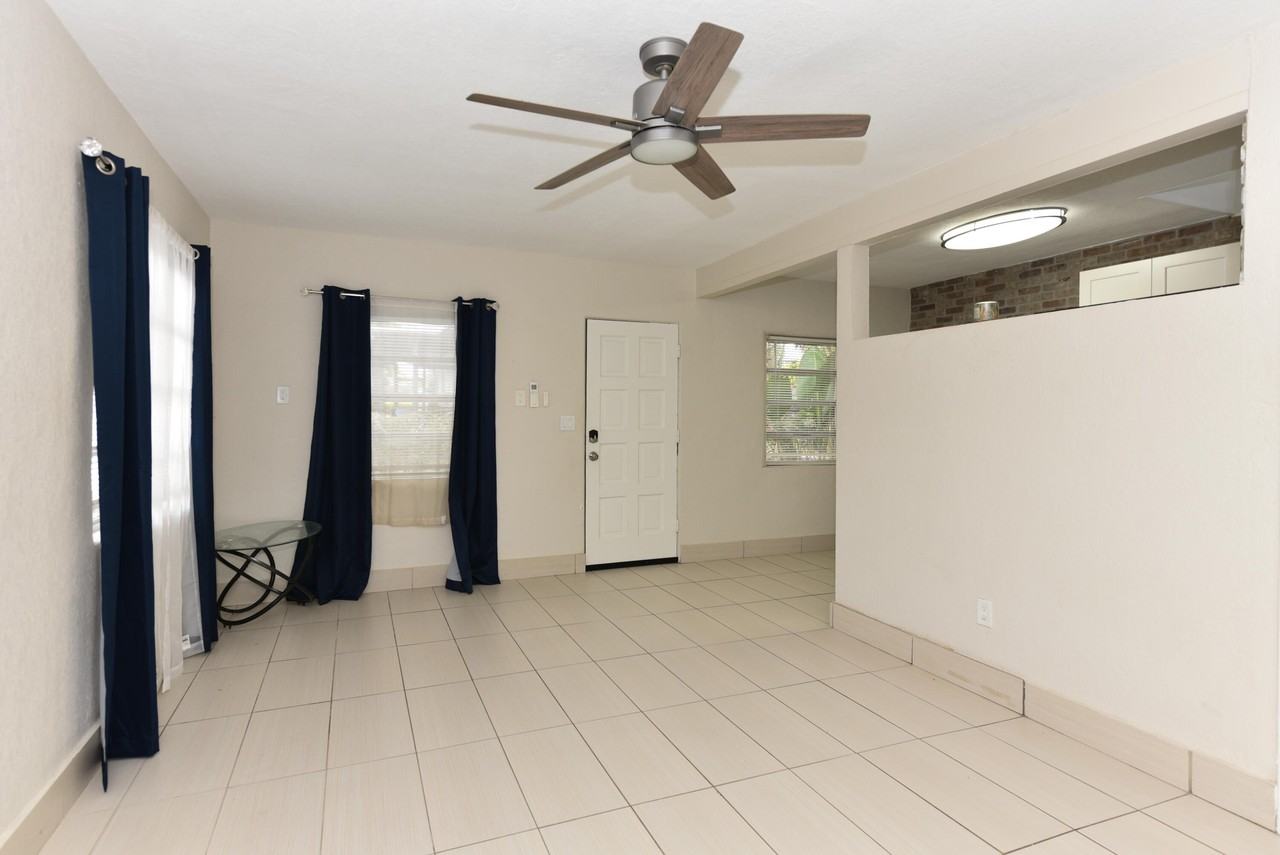 131 S Federal Hwy #1 - Photo 5 of 15