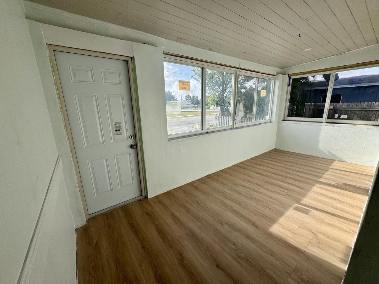 2513 Avenue E - Photo 3 of 11