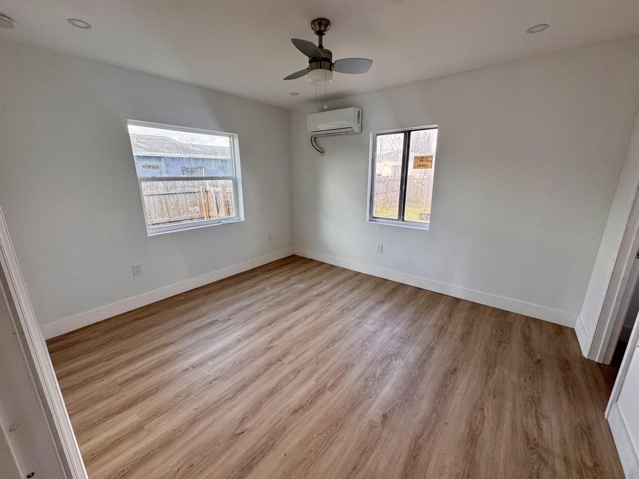 2513 Avenue E - Photo 6 of 11