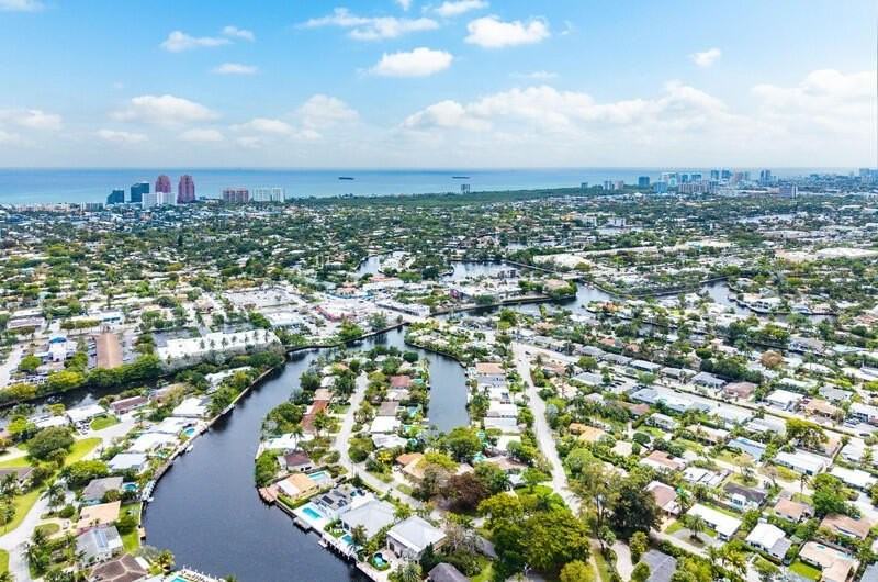 1733 Coral Gardens Dr - Photo 5 of 50