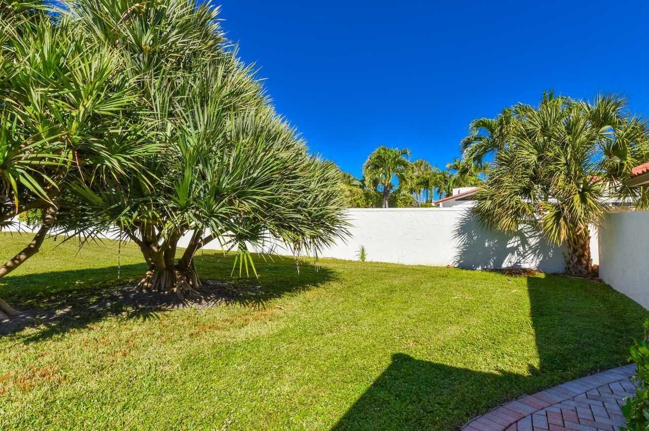 1469 Via Privada - Photo 4 of 39