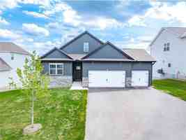 featured image of 717 Winterberry Ln