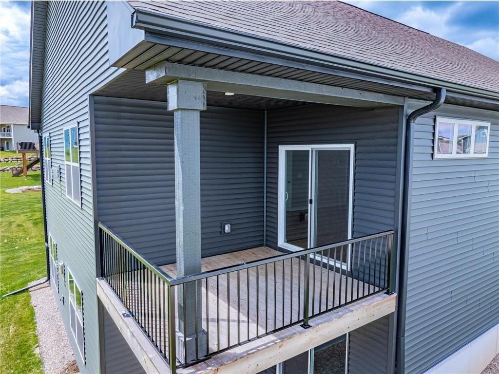 717 Winterberry Ln - Photo 5 of 50