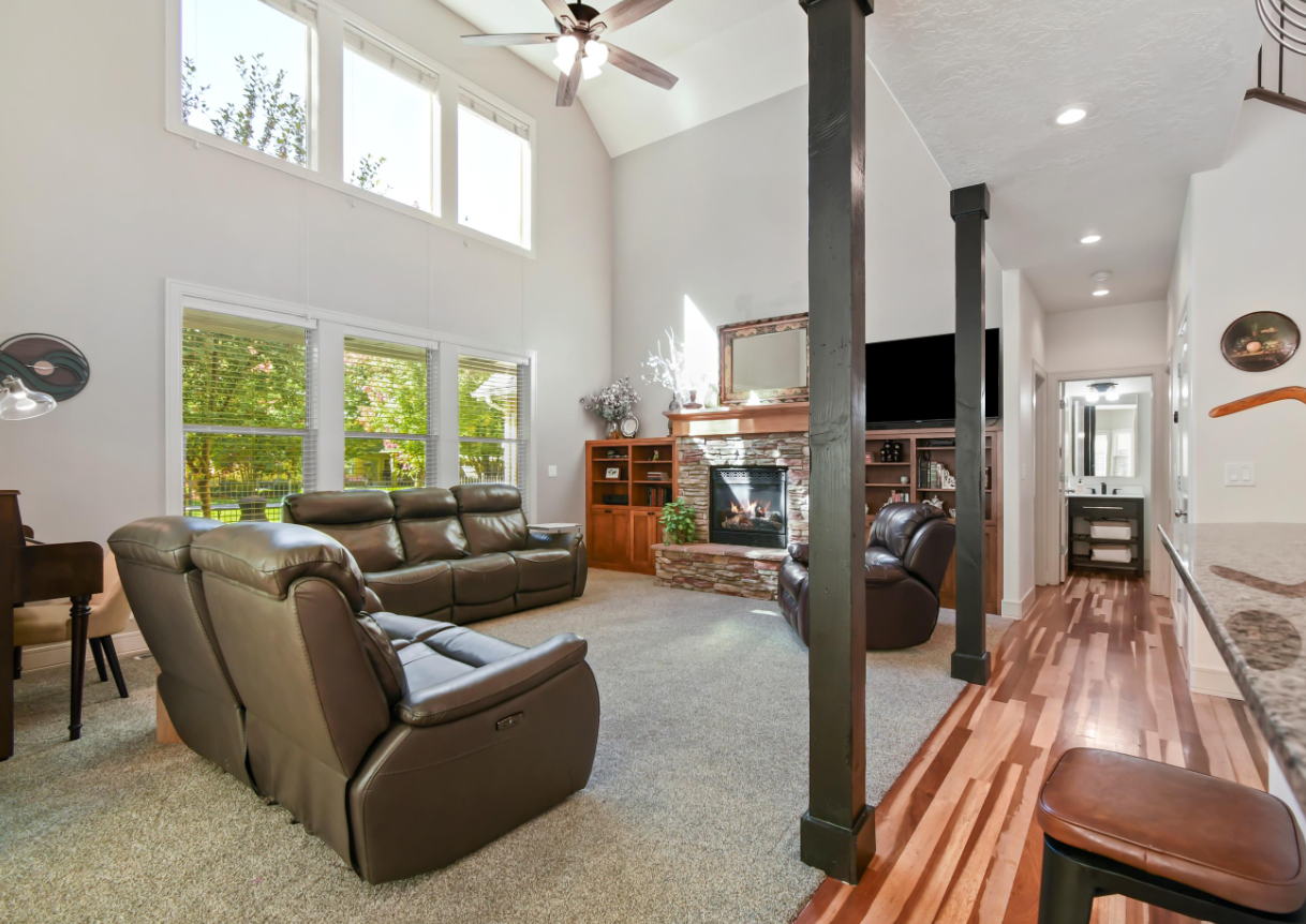 675 W Pickford St #1 - Photo 4 of 33