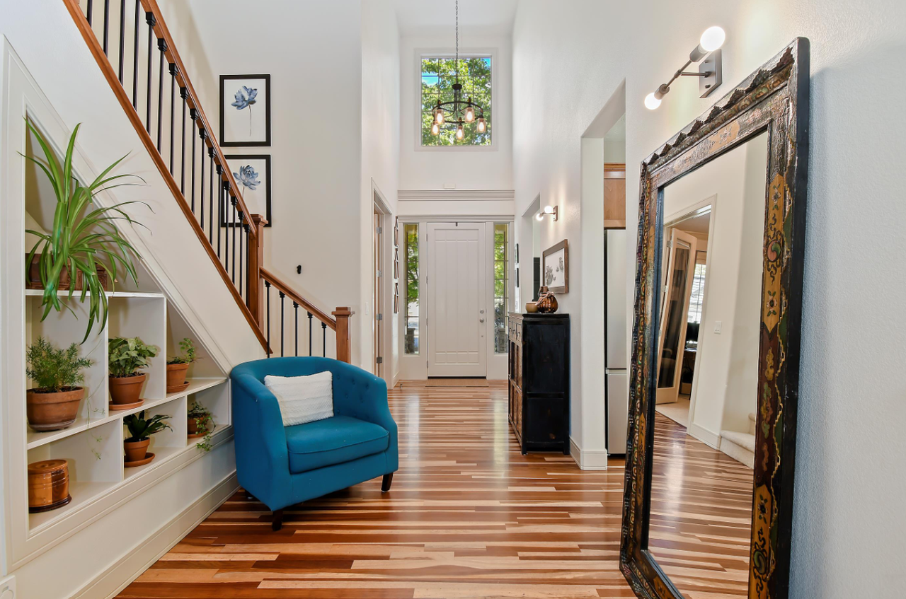 675 W Pickford St #1 - Photo 5 of 33