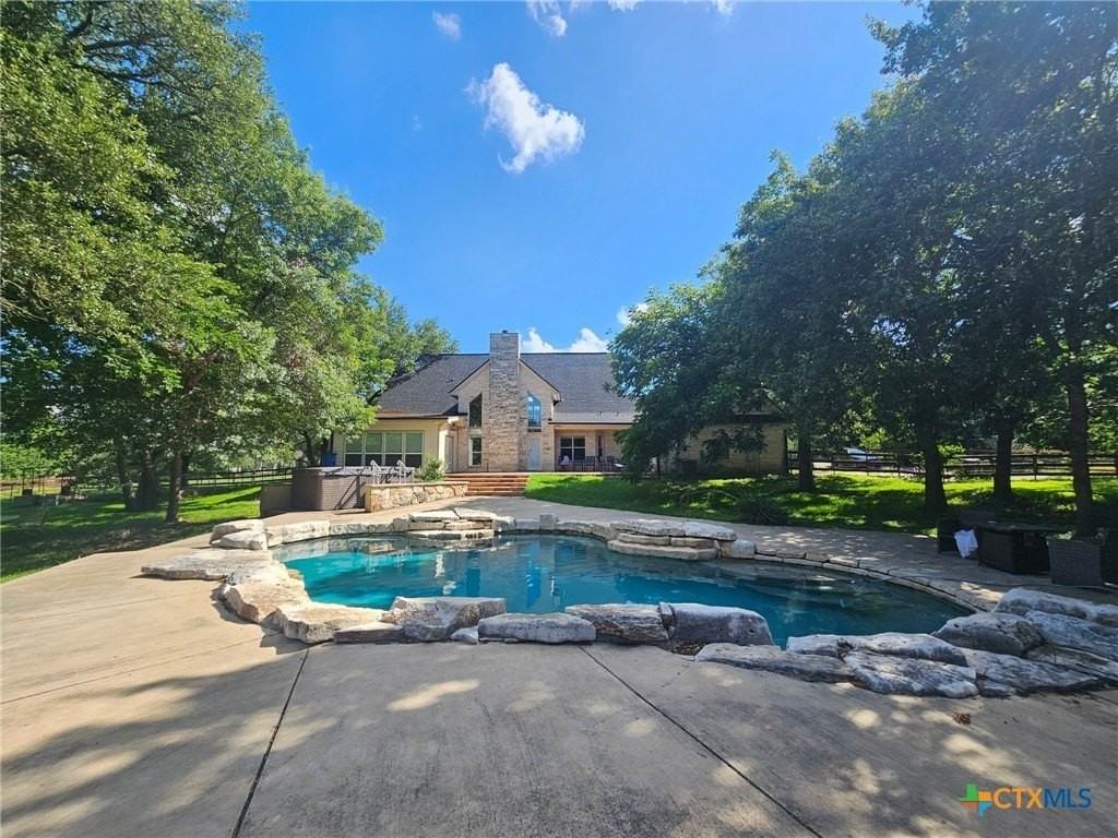 1060 Great Oaks - Photo 4 of 48