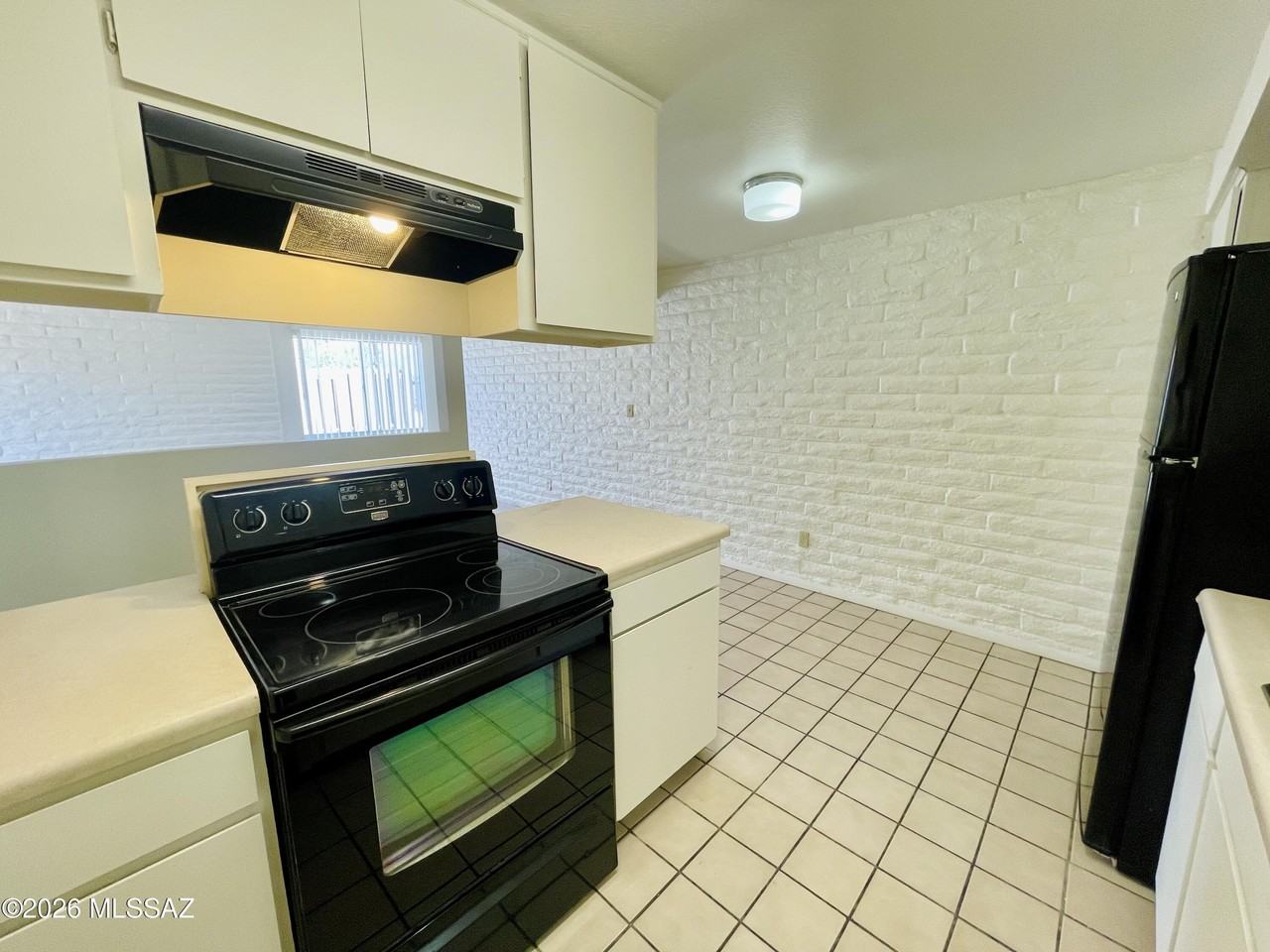 3216 N Cherry Ave - Photo 3 of 7