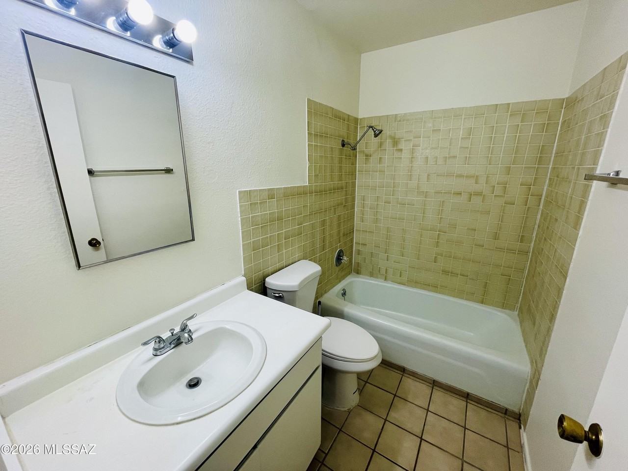 3216 N Cherry Ave - Photo 4 of 7