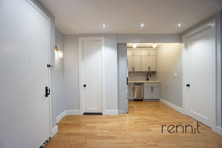 1160 Rogers Ave #3R - Photo 6 of 8