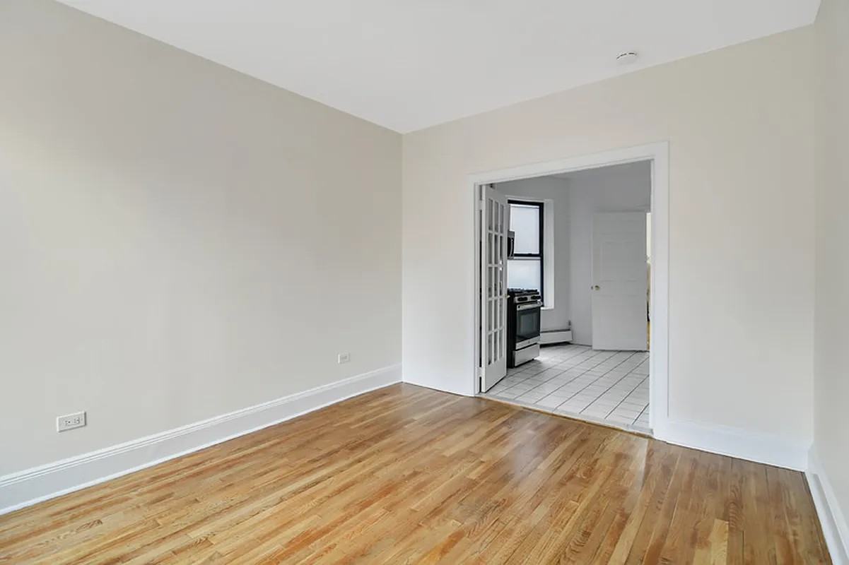 17 Greenwich Ave #5 - Photo 2 of 6