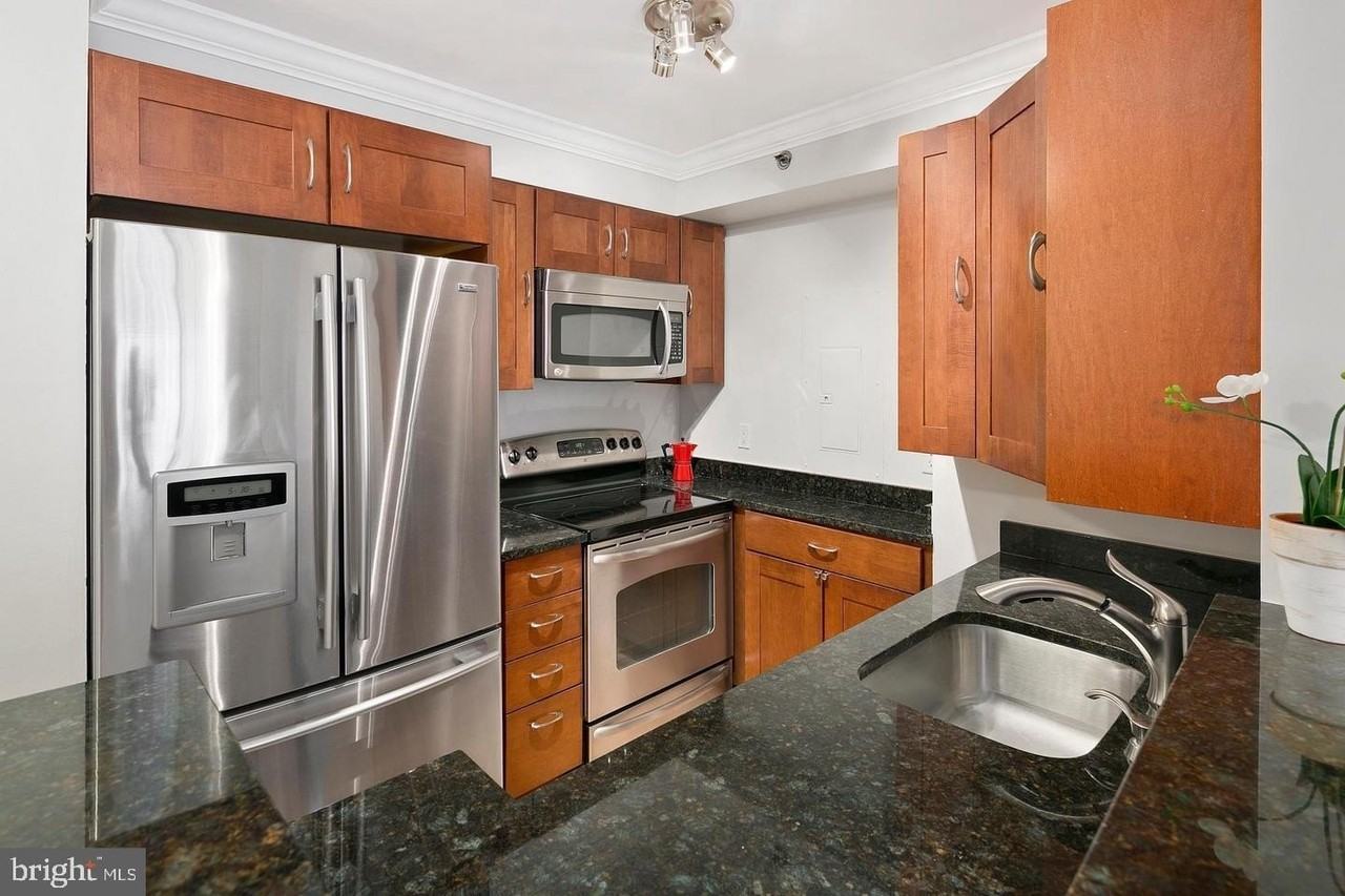 1230 23rd St Nw #501 - Photo 4 of 30