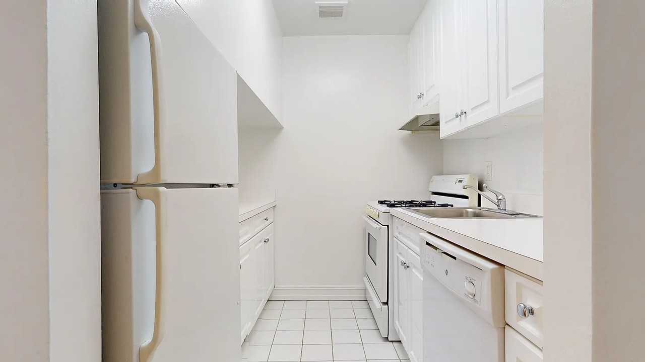 1 Astor Pl #2E - Photo 6 of 8
