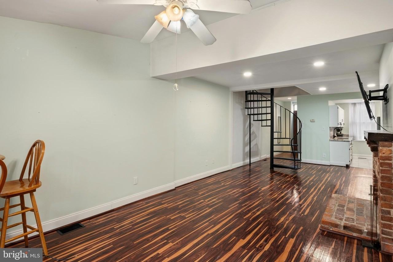 636 Portland St - Photo 5 of 20