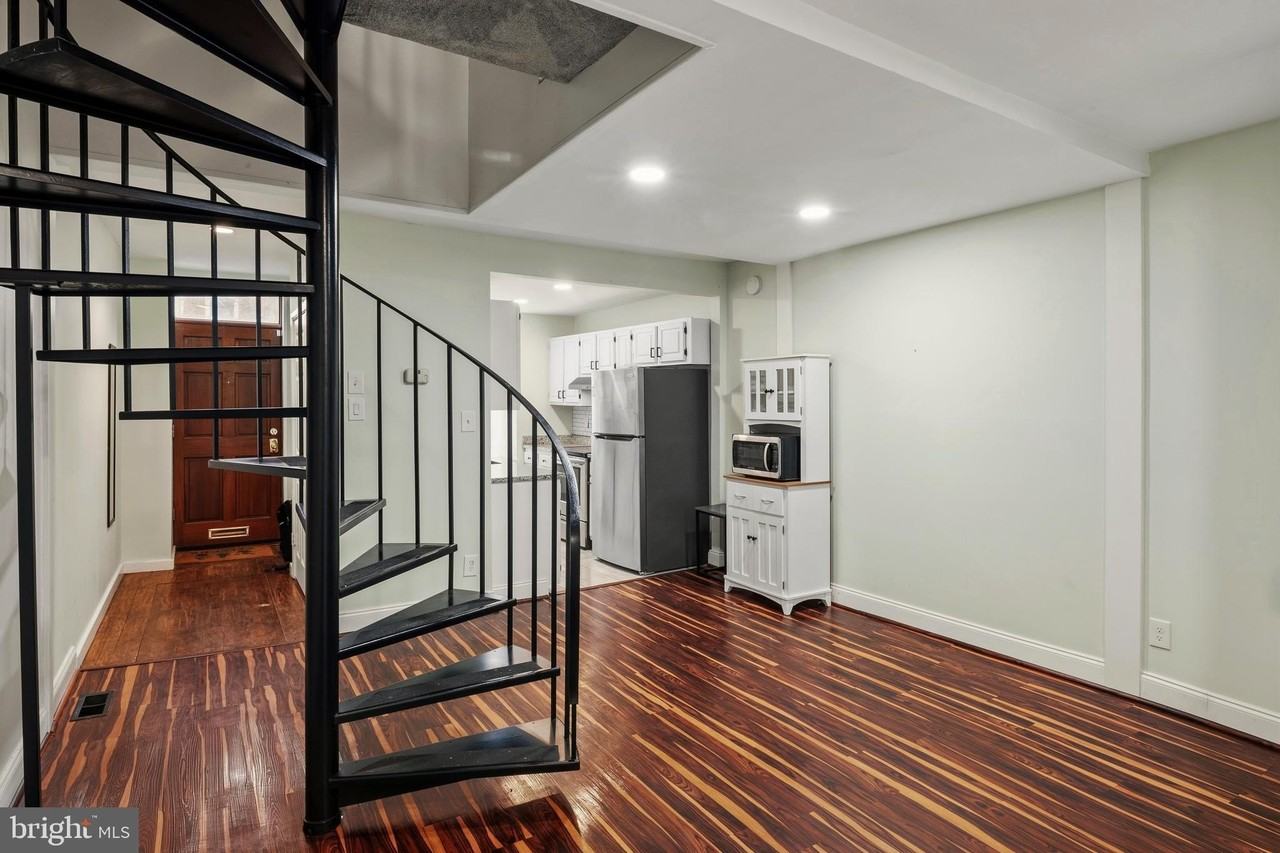 636 Portland St - Photo 6 of 20