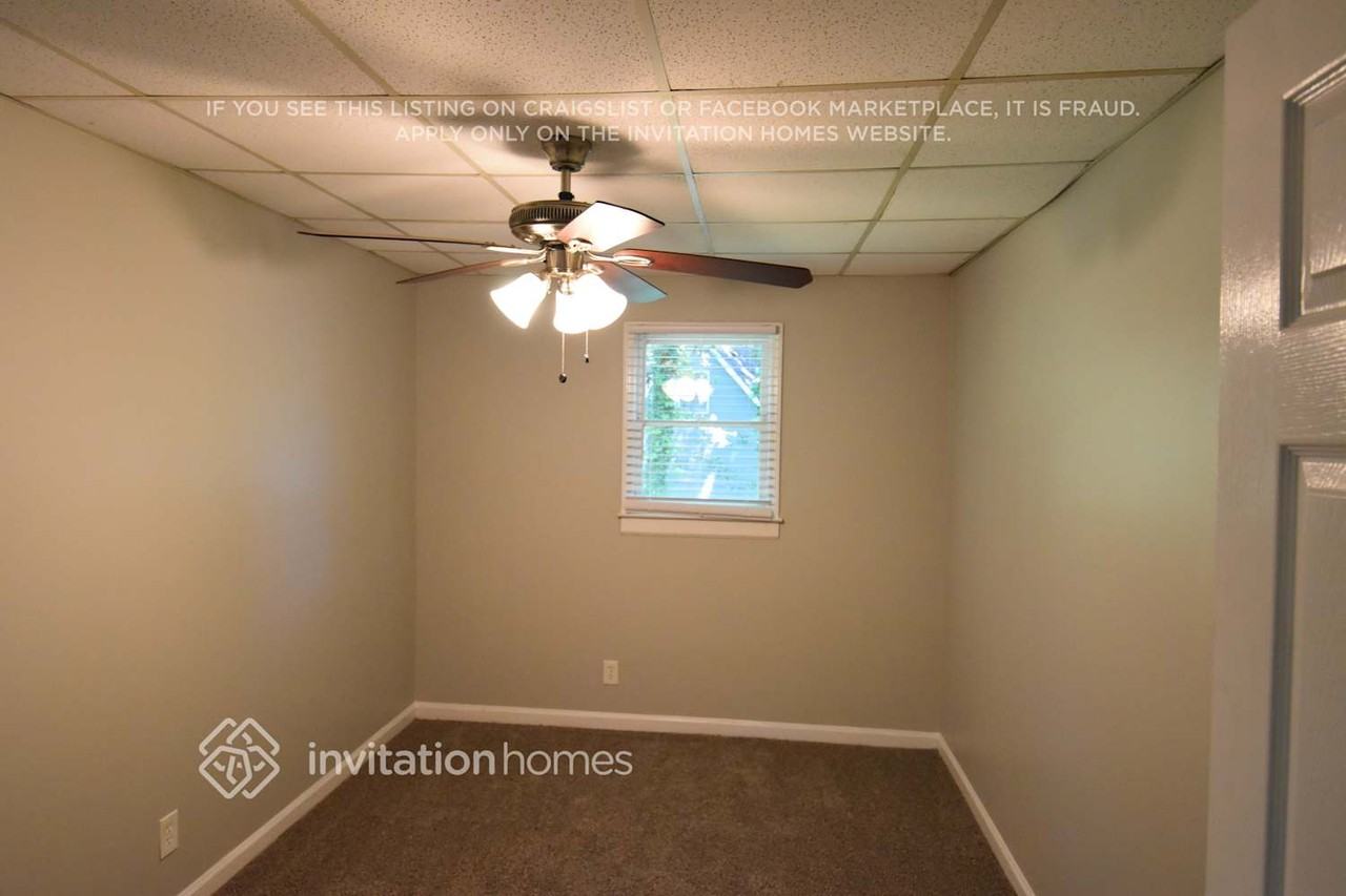 510 Cove Rd - Photo 4 of 11