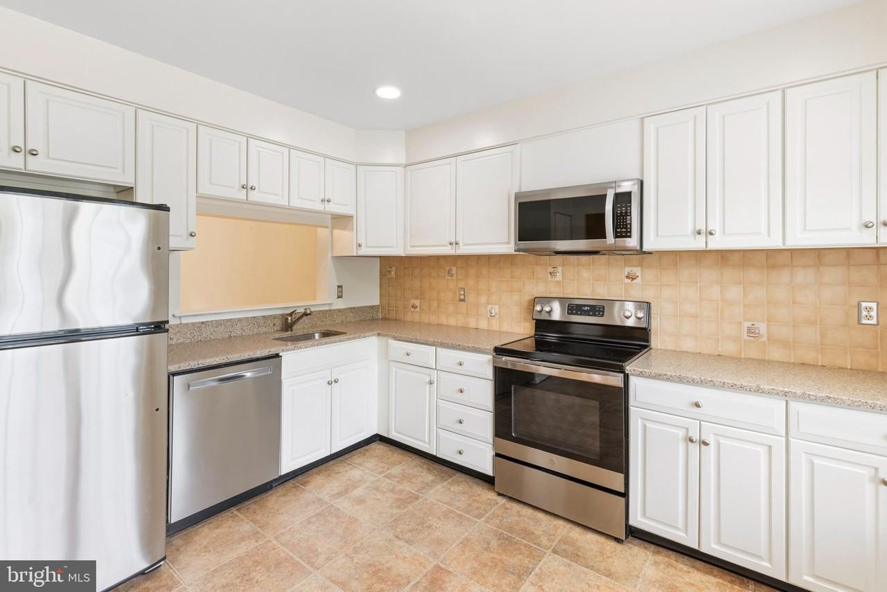 23 Roger Valley Ct - Photo 5 of 30