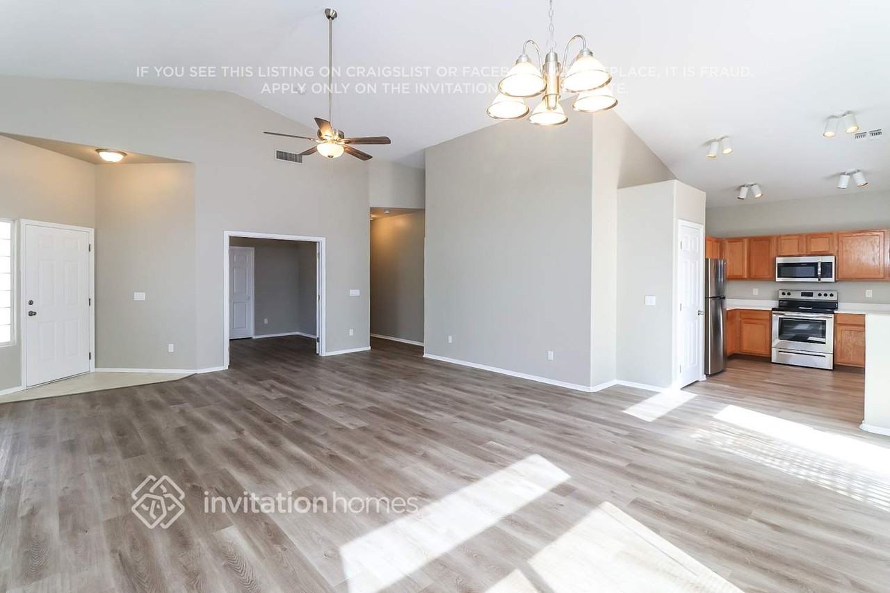 14459 N 87th Dr - Photo 4 of 16