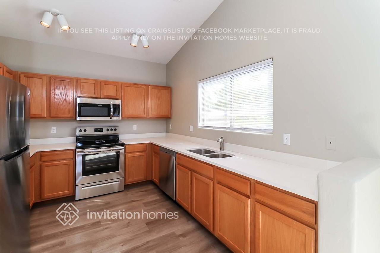 14459 N 87th Dr - Photo 5 of 16