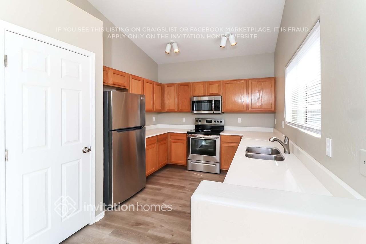 14459 N 87th Dr - Photo 6 of 16