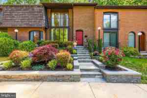 featured image of 10841 Deborah Dr