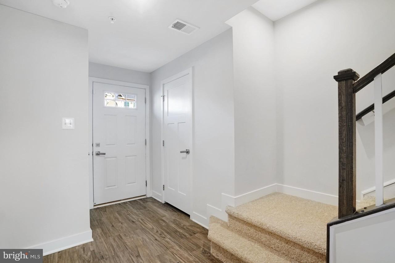 16627 Tortola Dr - Photo 3 of 44