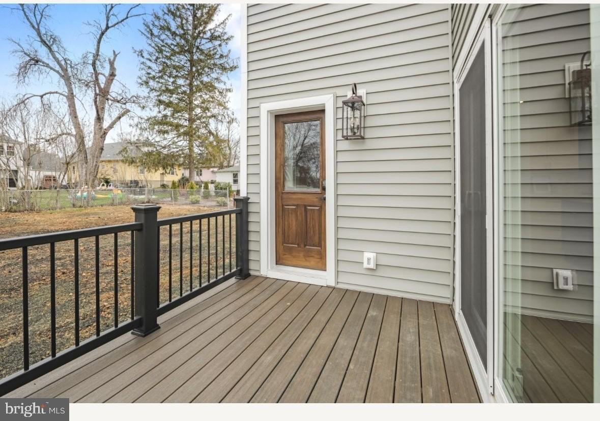 1833 W High St - Photo 5 of 44