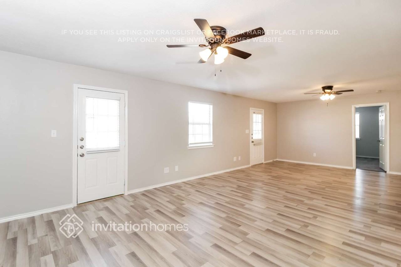 813 Valley View Dr - Photo 3 of 12