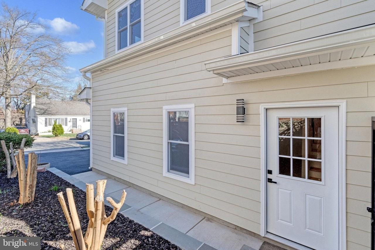 10237 Stratford Ave #B - Photo 5 of 21