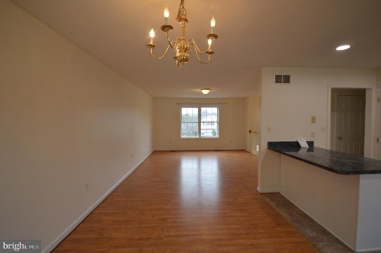114 Providence Dr - Photo 5 of 27
