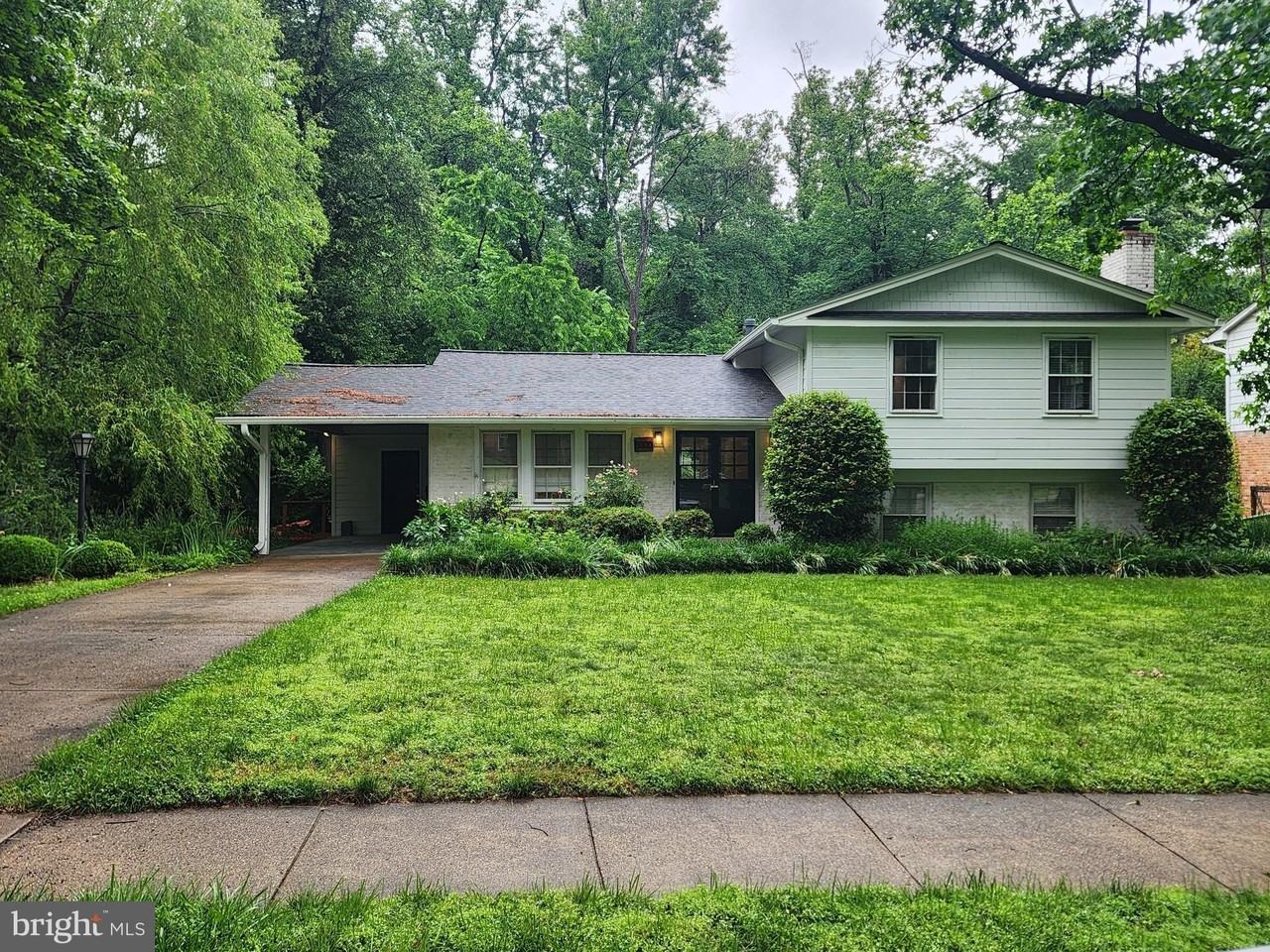 8800 Higdon Dr - Photo 3 of 50