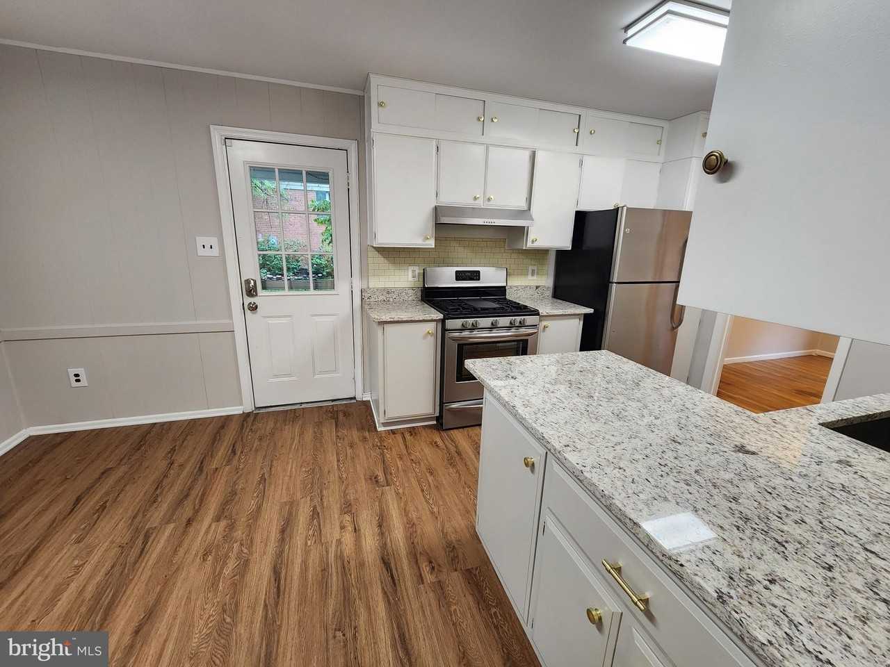 8800 Higdon Dr - Photo 7 of 50